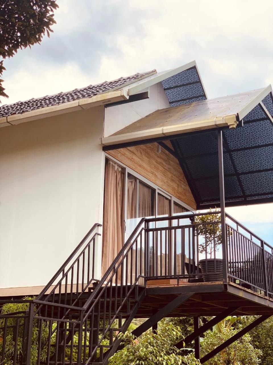 Misty Hideout Bed & Breakfast Kakkadampoyil Exterior photo