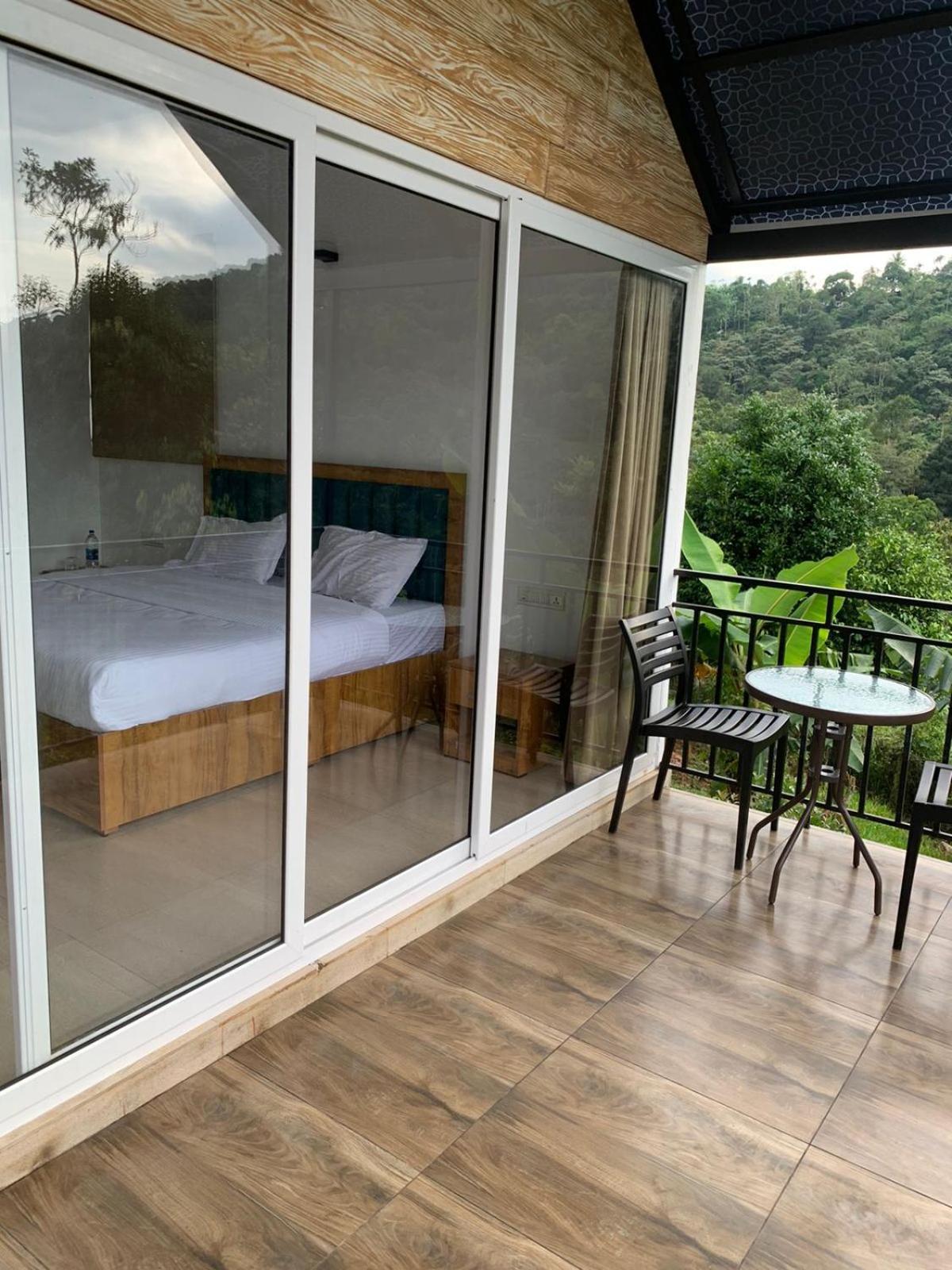 Misty Hideout Bed & Breakfast Kakkadampoyil Exterior photo