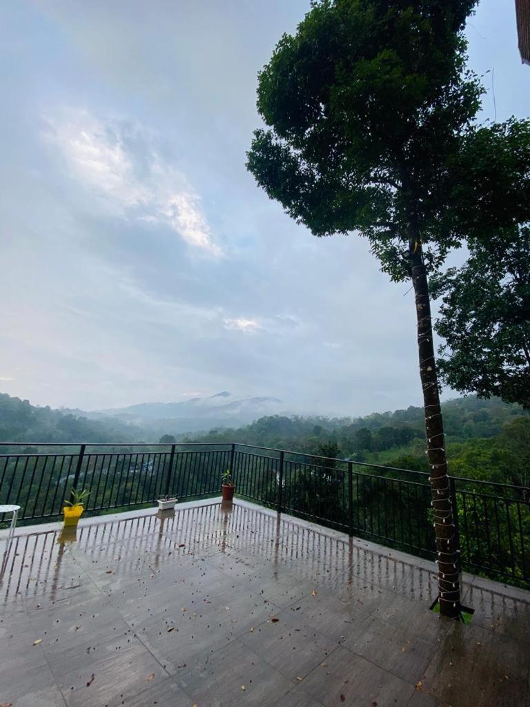 Misty Hideout Bed & Breakfast Kakkadampoyil Exterior photo